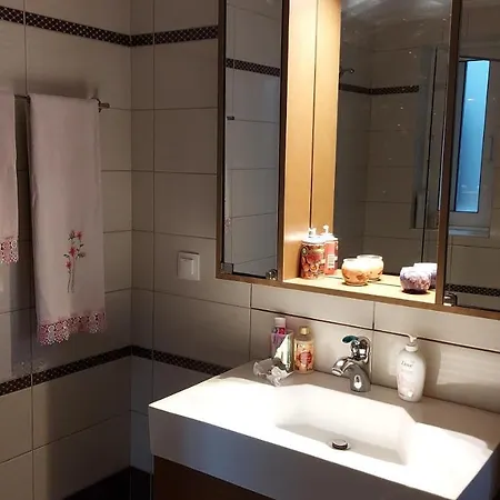 Zoe's Cozy Near Airport *