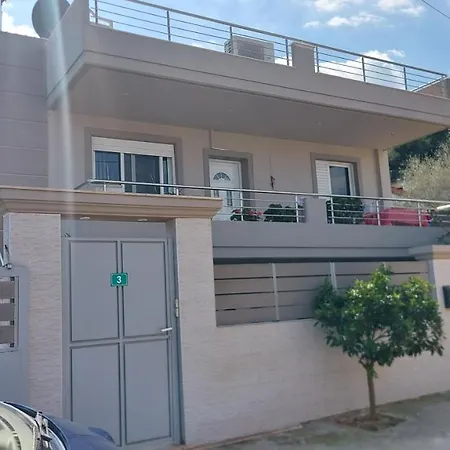 Zoe's Cozy Near Airport Apartment