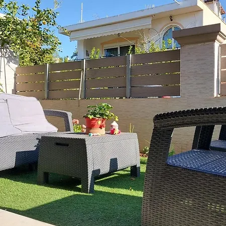 Zoe's Cozy Near Airport