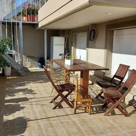 Zoe's Cozy Near Airport Artemida (Attica)