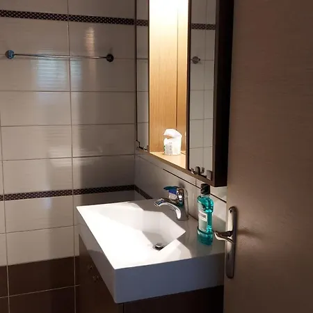 Zoe's Cozy Near Airport Artemida (Attica)